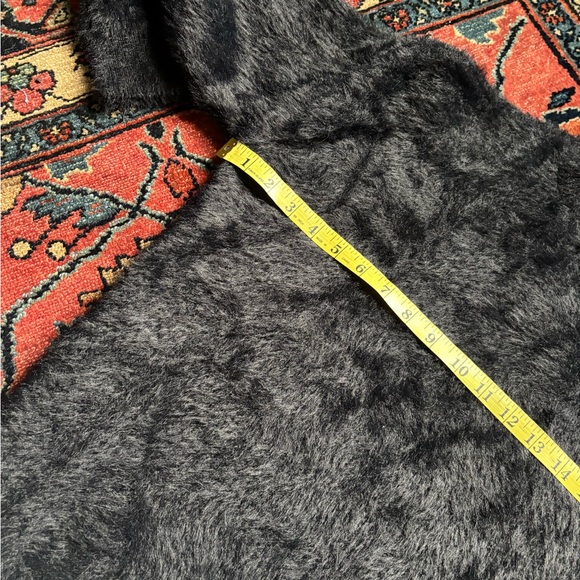 Men Cozy Black Fuzzy Sweater XL - Picture 8 of 8